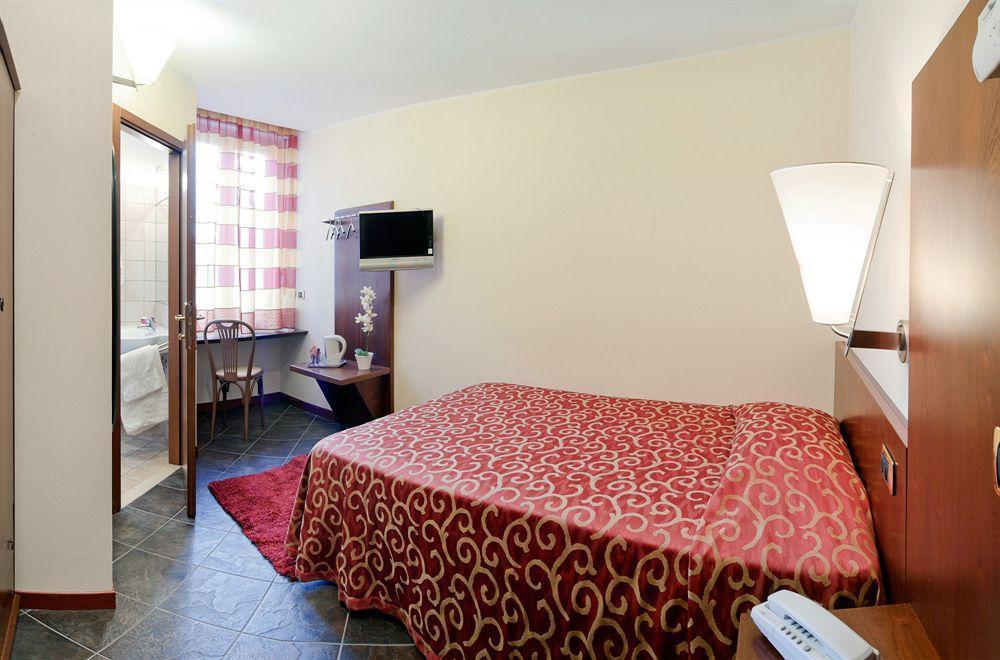 Antico Albergo Madonna Legnano Zewnętrze zdjęcie