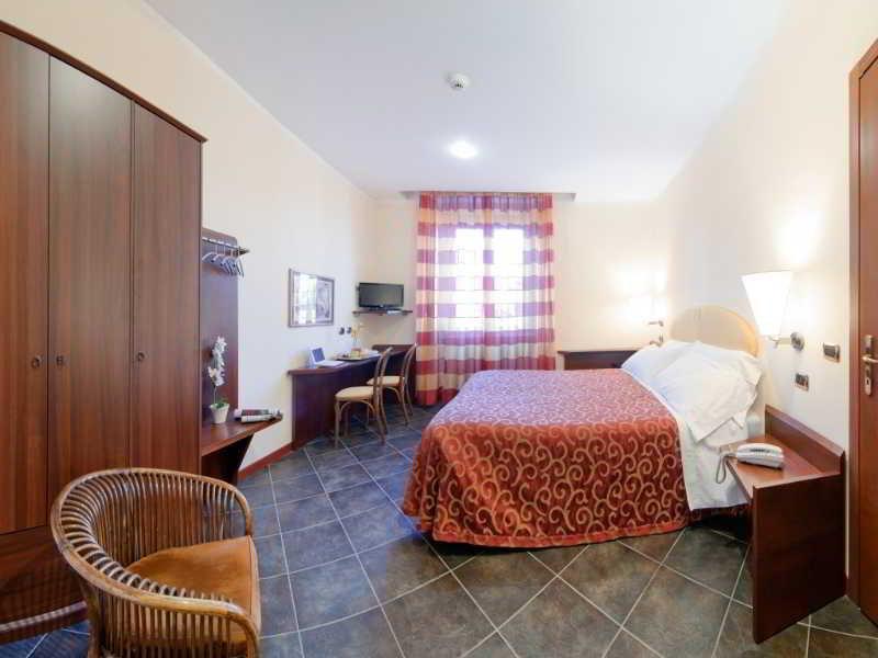 Antico Albergo Madonna Legnano Zewnętrze zdjęcie