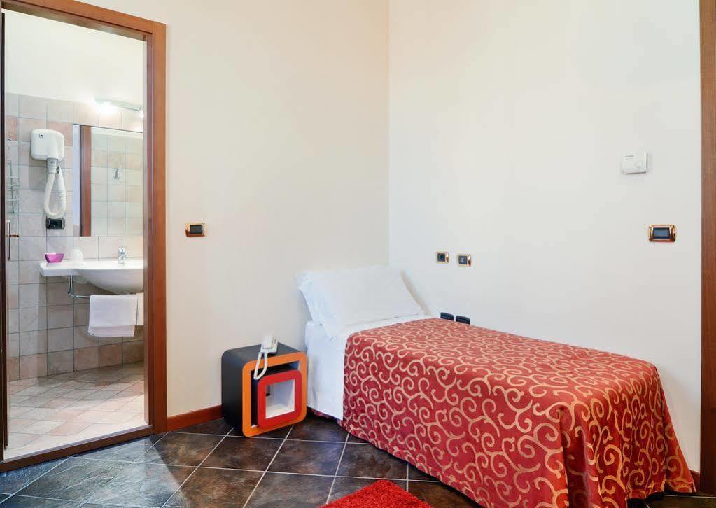 Antico Albergo Madonna Legnano Zewnętrze zdjęcie