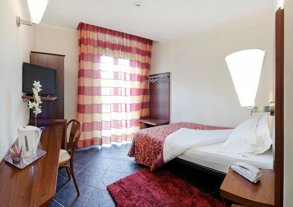 Antico Albergo Madonna Legnano Zewnętrze zdjęcie